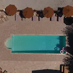 El Amparo Bed & Breakfast 4*