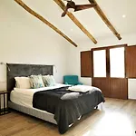 El Amparo Bed & Breakfast