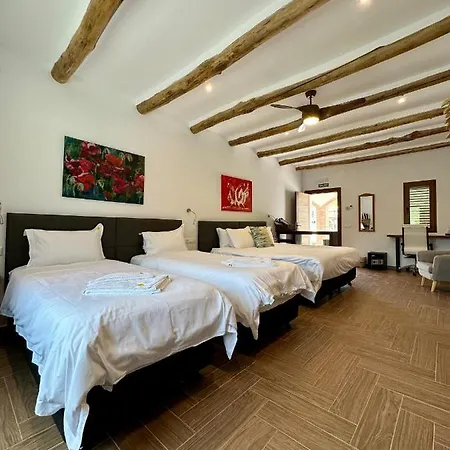 Bed & Breakfast El Amparo 4*
