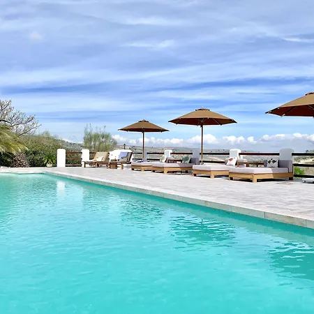 El Amparo Bed & Breakfast 4*