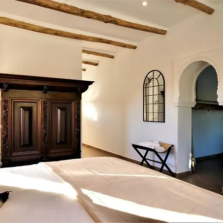 El Amparo Bed and breakfast 4*